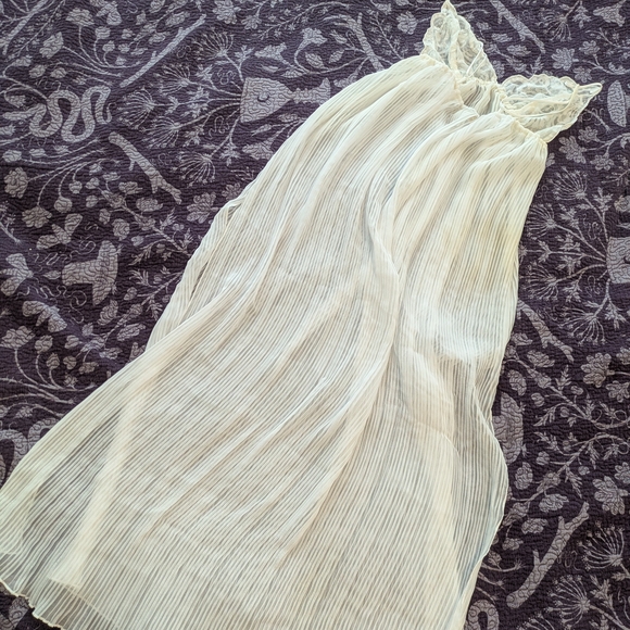Victoria's Secret White Sheer Nightgown - Picture 5 of 7